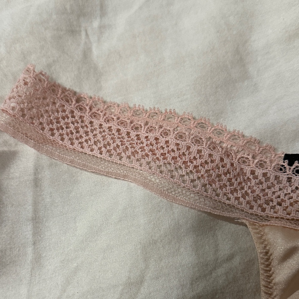 Kiki De Montparnasse Cream Lace Thong - Picture 5 of 8